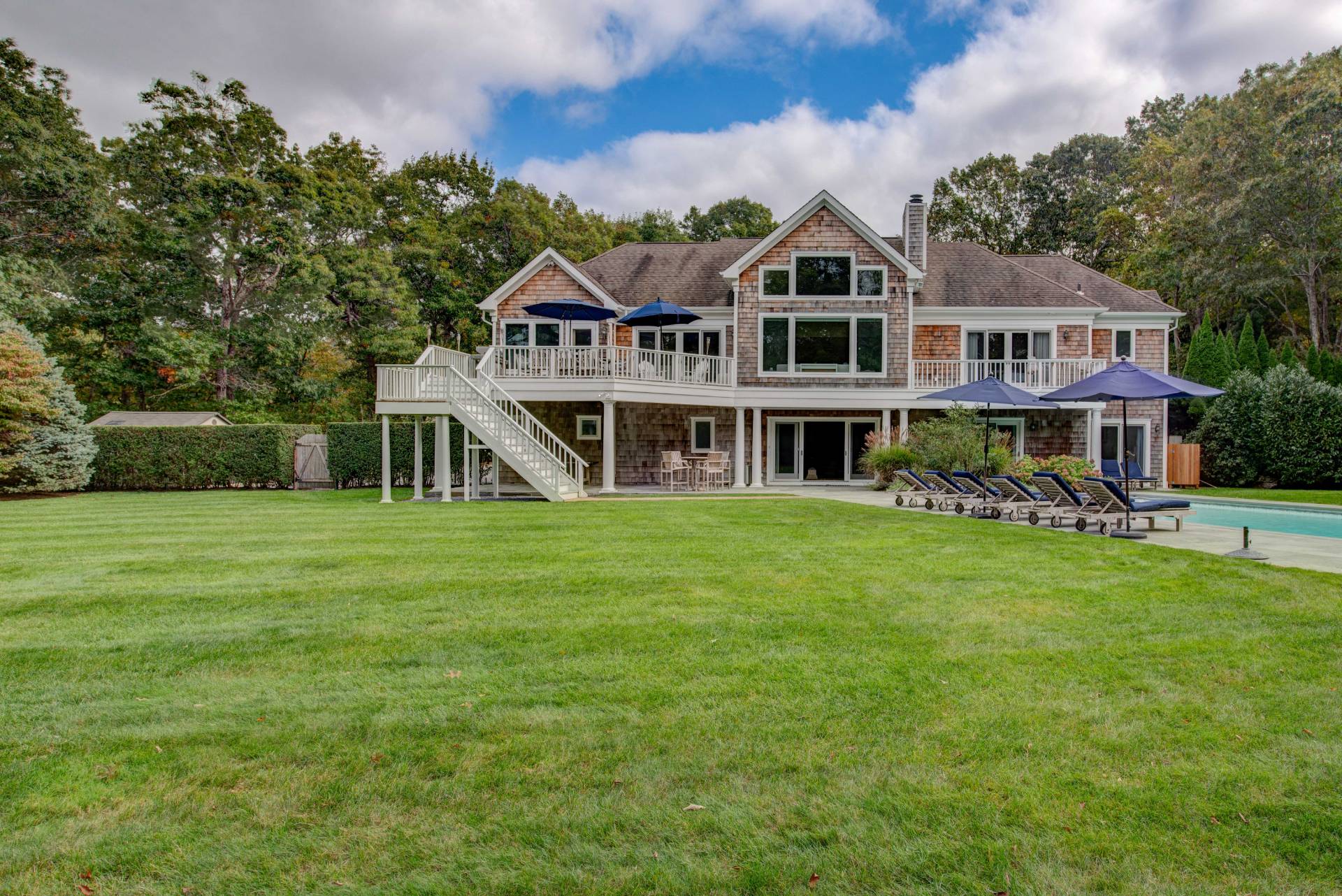 6 Little Court — East Hampton