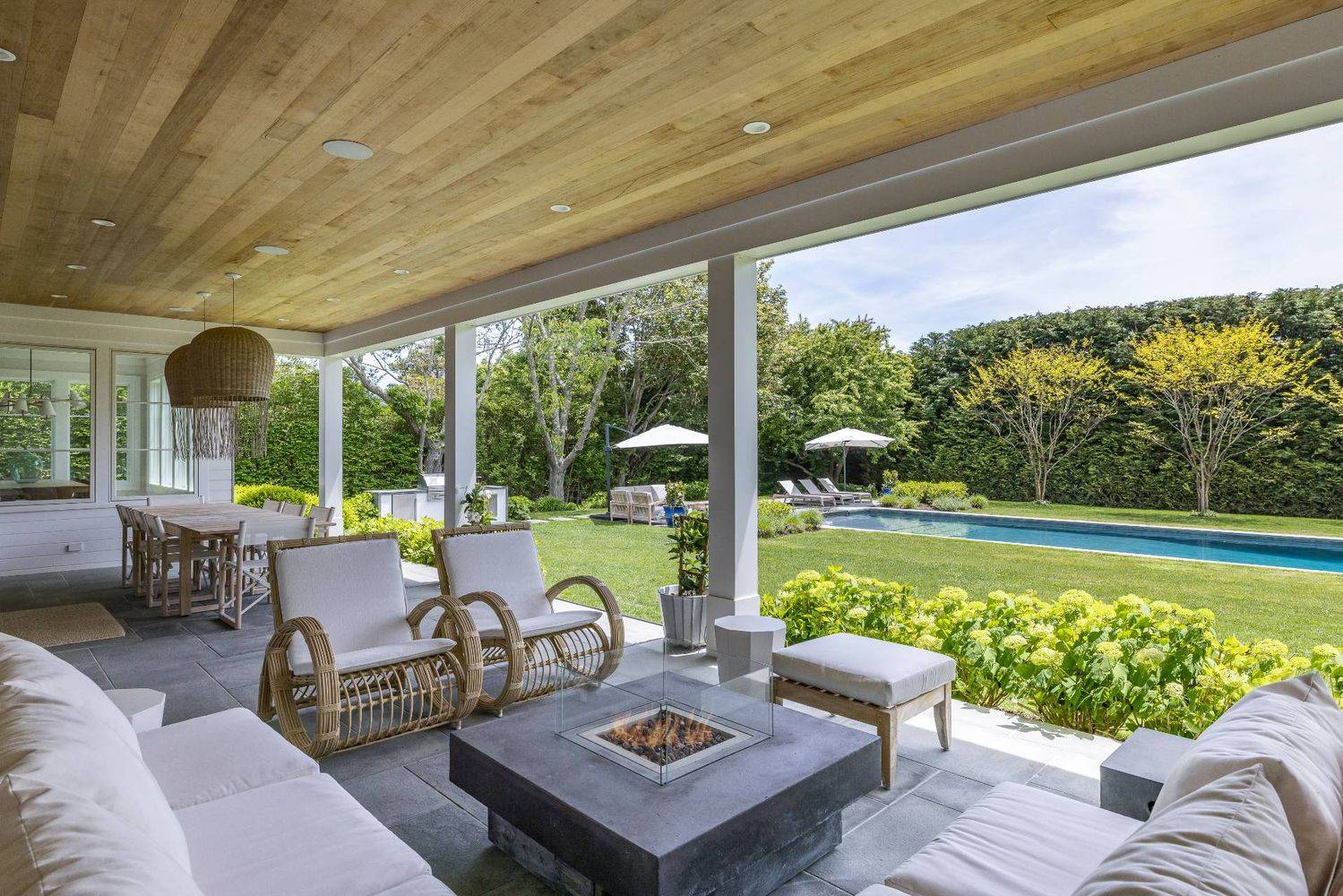 9 Holly Way — Amagansett