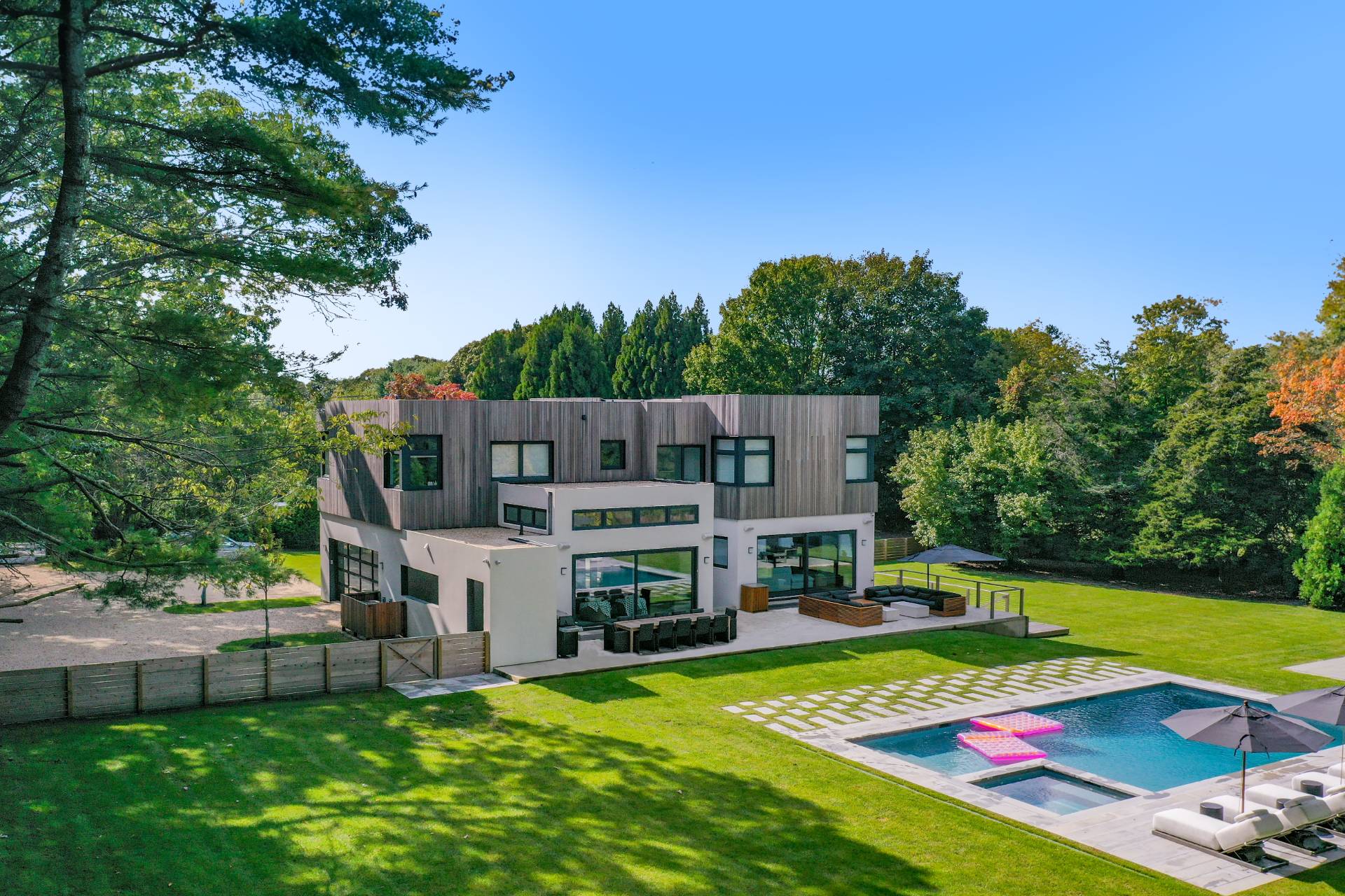164 Cedar Street — East Hampton
