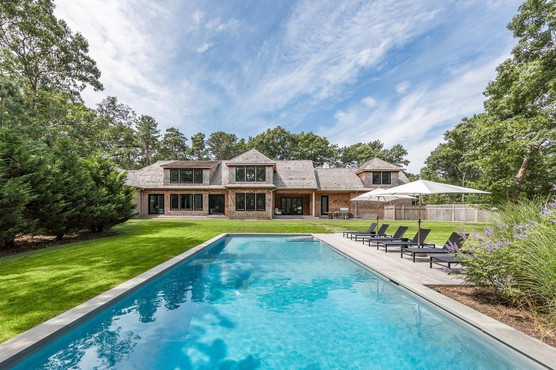 1 Country Lane — East Hampton