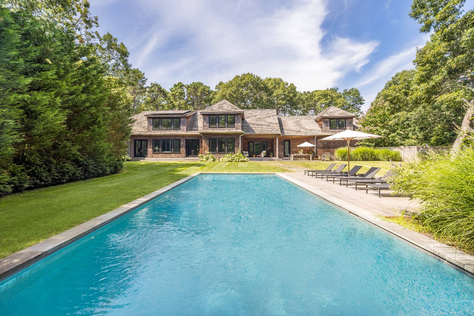 1 Country Lane — East Hampton