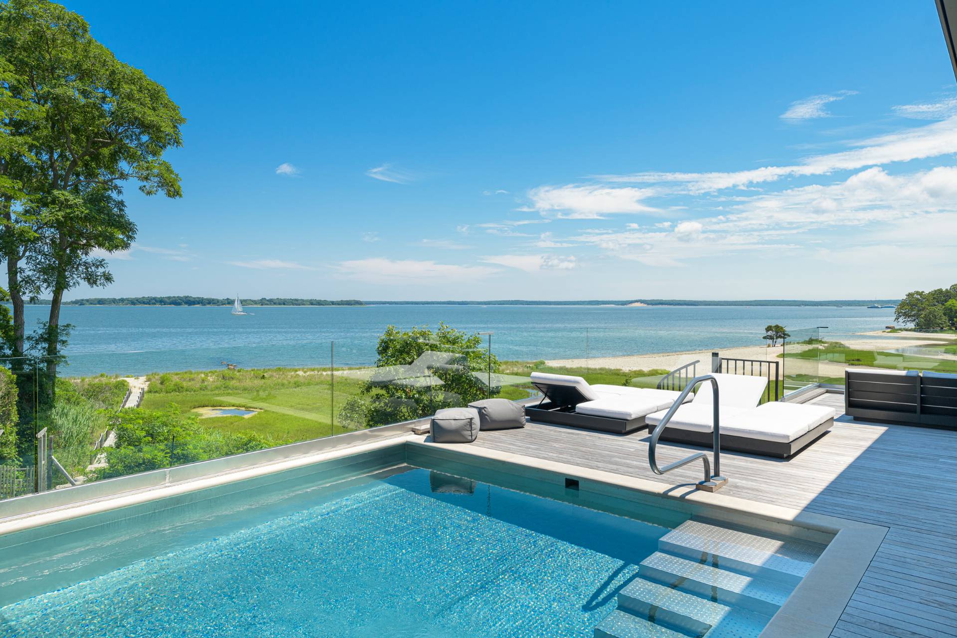 59 Mashomuck Drive — North Haven